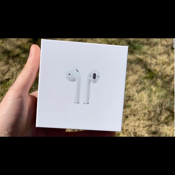 Apple Other - Airpords with charging case